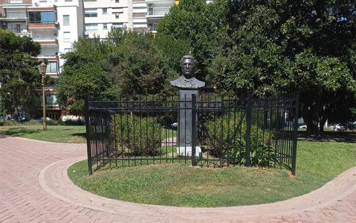 Бюстът на Левски в Буенос Айрес е реставриран и поставен на мястото си в парк „Баранкас де Белграно“