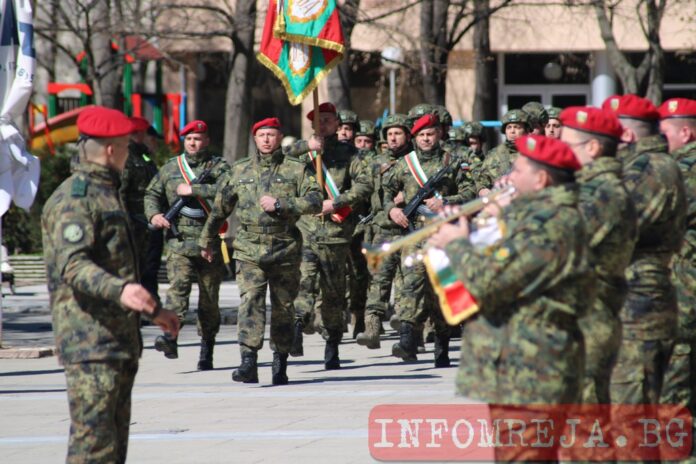 Благоевград изпрати 120 военни на мисия в Косово
