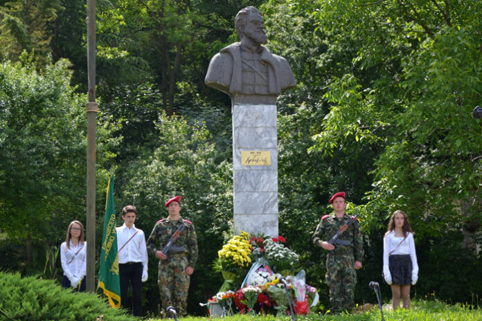 Благоевград почете паметта на Христо Ботев