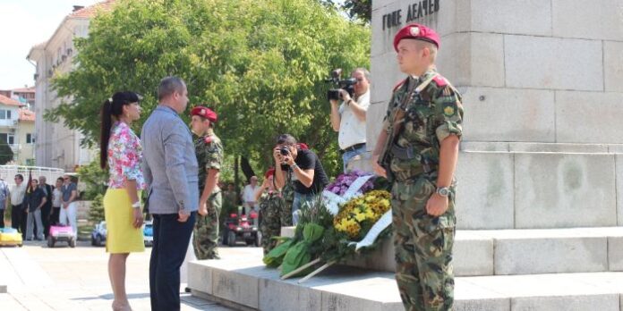 Благоевградчани отдадоха почит на героите от Илинден