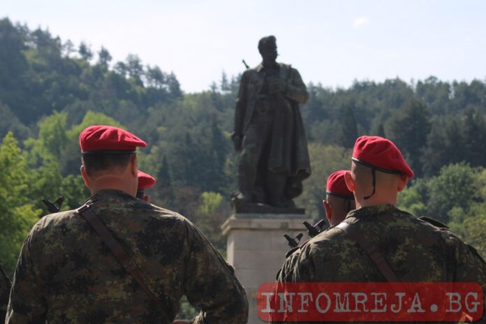 Благоевградската общественост се преклони пред паметта на Гоце Делчев