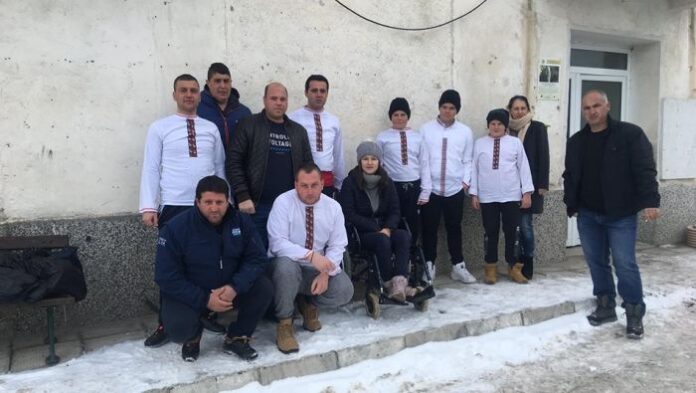 Благородно! Младежите от Овчарци дариха парите от Богоявление за Йоана Ковачева
