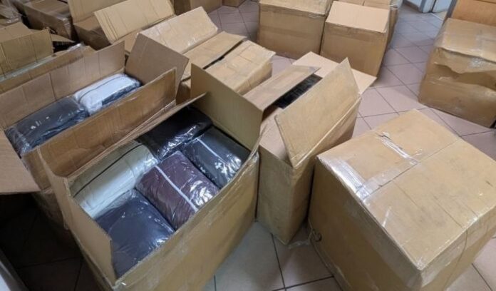 Близо 12 000 контрабандни „маркови“ стоки задържаха на 