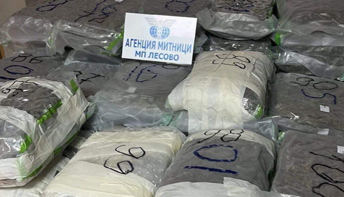Близо 78 кг марихуана за над 1.240 млн. лева задържаха на ГКПП Лесово