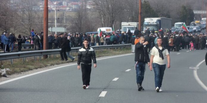Блокади и в Дупница