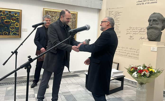 Богдан Александров е тазгодишният носител на Националната награда за живопис на името на Майстора