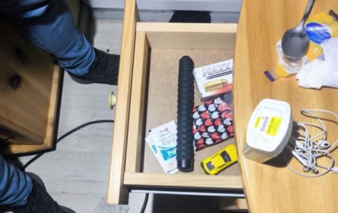 Бой заради дългове: Двама перничани пребиха момче пред блок