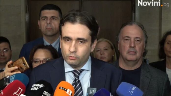 Божидар Божанов: Решихме да подкрепим Силви Кирилов без това да формира мнозинства