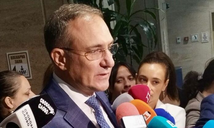 Борислав Гуцанов: ПП-ДБ не усвоиха нито едно евро по НПВУ
