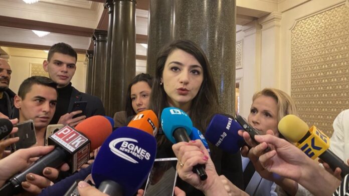 Бориславова: Откъде Борисов ще намери независими личности за кабинет?