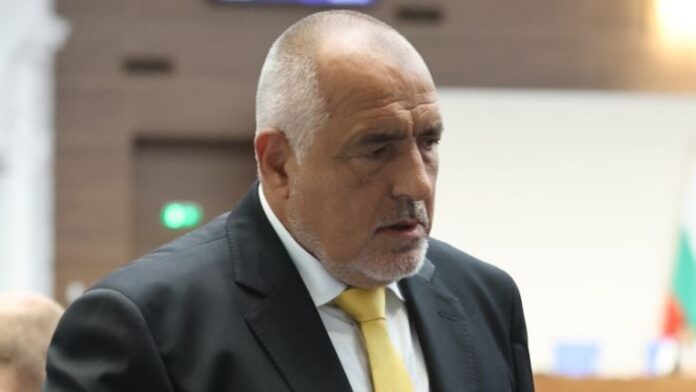 Борисов не знае защо Радев е отказал топлината на камината в Белия дом