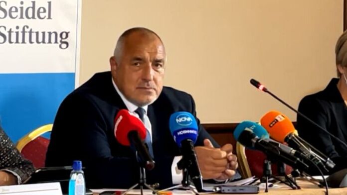 Борисов с нови критики към служебното правителство и Радев