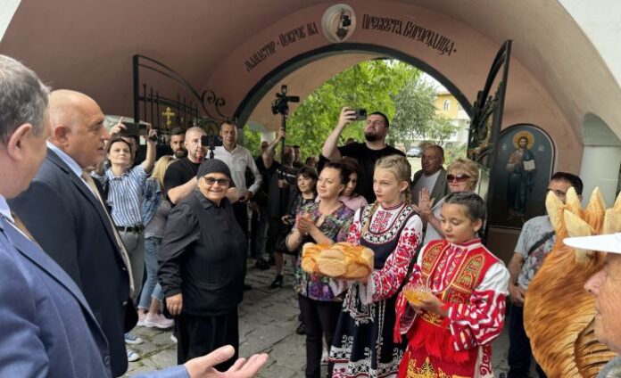 Борисов в Сапарева баня: Без голяма разлика