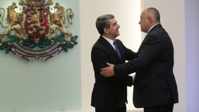 Борисов взе и върна мандата за една минута
