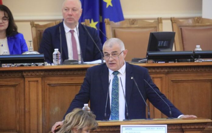 БСП: Държавната администрация в момента не работи