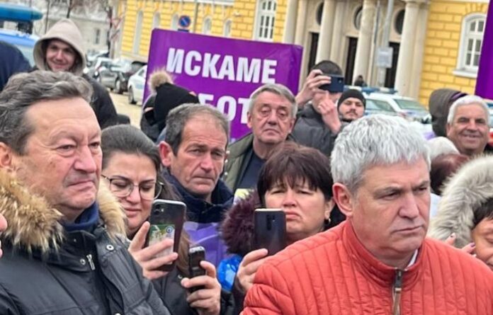 БСП пред протестиращите: Днес взехме важно решение за българската енергетика