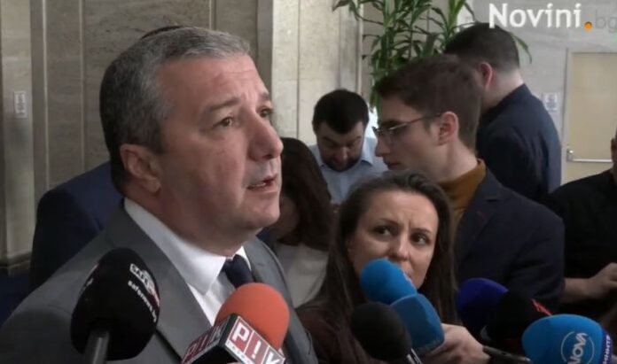 БСП внася искане за сваляне имунитета на всички народни представители