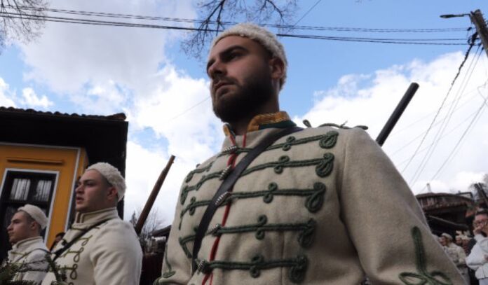 Българи от цялата страна дойдоха в Панагюрище за честванията на Априлската епопея
