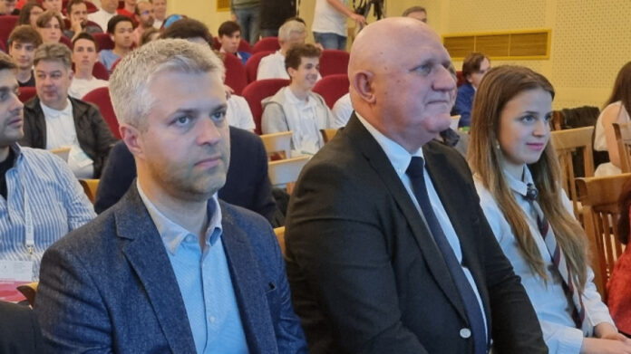Български ученици спечелиха осем медала на Балканска олимпиада по математика