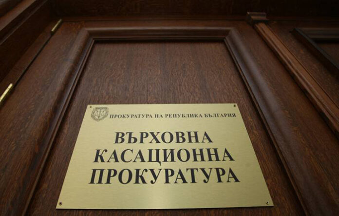 Цацаров иска проверка на къщите за гости