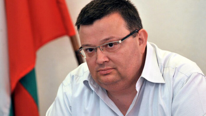 Цацаров поиска имунитета на Волен Сидеров