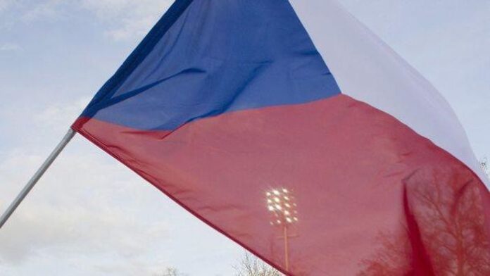 Чехия дарява на Украйна 4000 снаряда