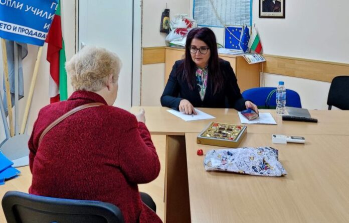 Чеканска на приемната в Дупница: Приемам отговора на министър Шишков като незадоволителен