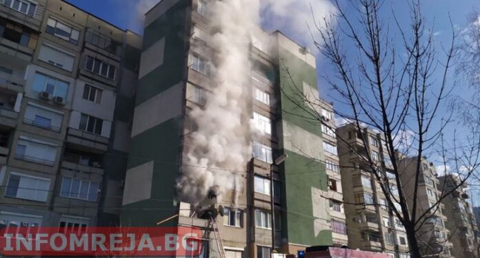 Четирима обгазени и десетки евакуирани след пожара в жилищен блок в Кюстендил