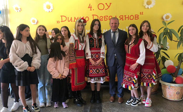 Четвърто ОУ „Димчо Дебелянов“ в Благоевград - с нова визия