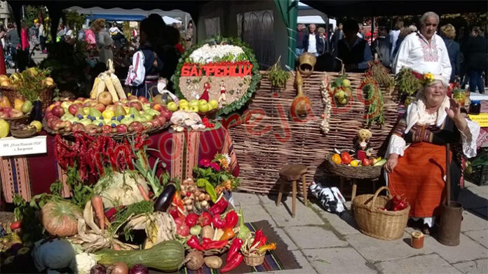 Читалището в Багренци с първо място за най-красиво аранжиран щанд на Празника на плодородието