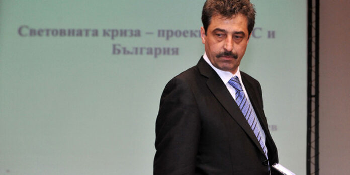 Цветан Василев купува БТК