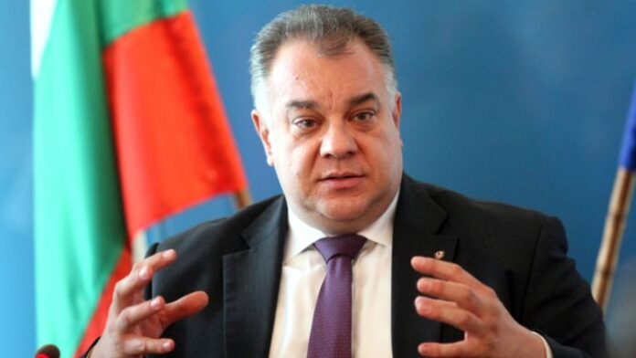 Д-р Мирослав Ненков: Младите лекари не бягат заради парите