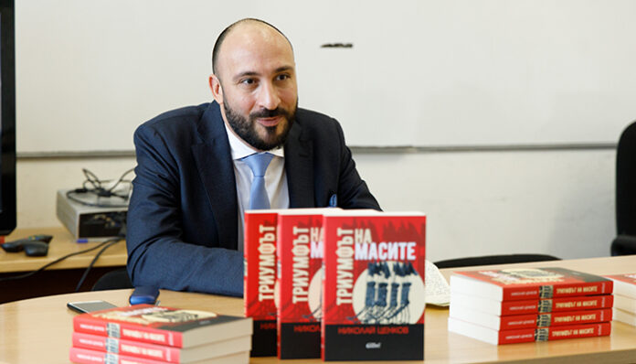 Д-р Николай Ценков представи в ЮЗУ книгата си