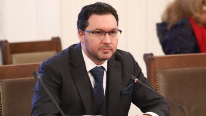 Даниел Митов: Митология е влиянието на Борисов и в съдебната система