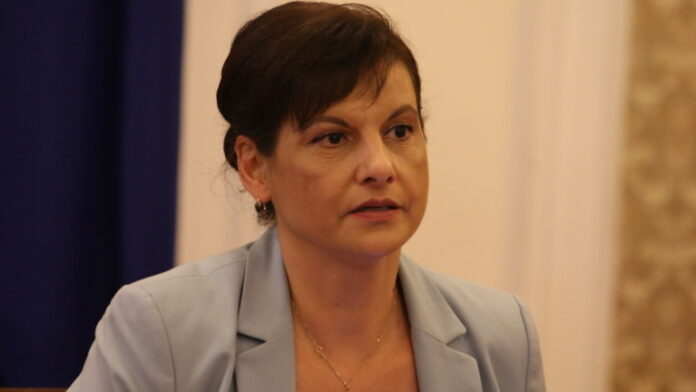 Даниела Дариткова се оттегля от политиката