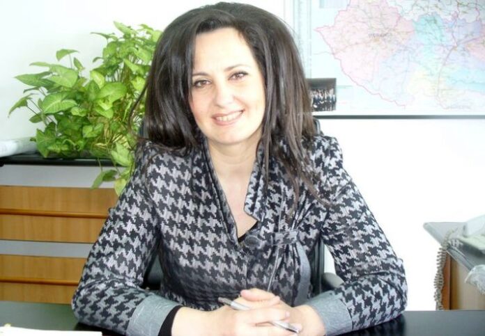 Даниела Годинова дарила бонусите си за миналата година