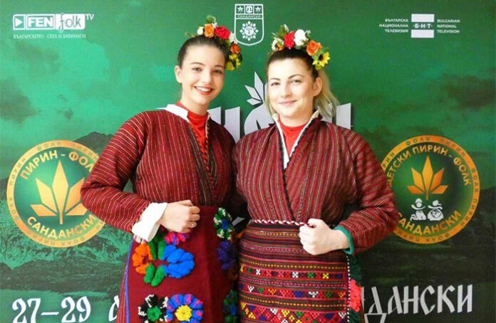 Дарина и Анабел Дамянови за първи път са финалисти на „Пирин фолк“ в раздела за авторска песен