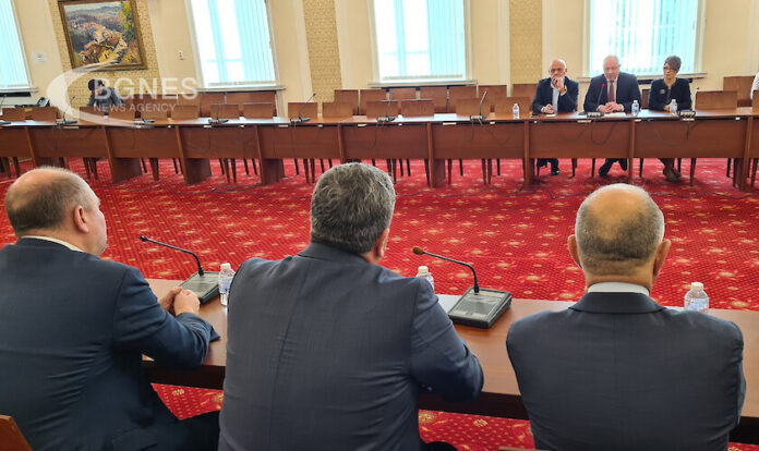 ДБ към Габровски: Не подкрепяме правителство. Това не е отношение към Вас