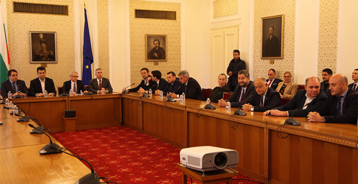 ДБ предложи парламентът да гласува декларация за приоритетите на правителство с втория мандат
