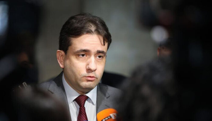 ДБ: Задкулисни договорки за регулаторите няма да правим
