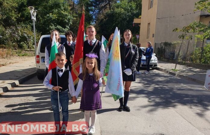 Деца и ученици изразиха своята признателност към освободителите на град Гоце Делчев