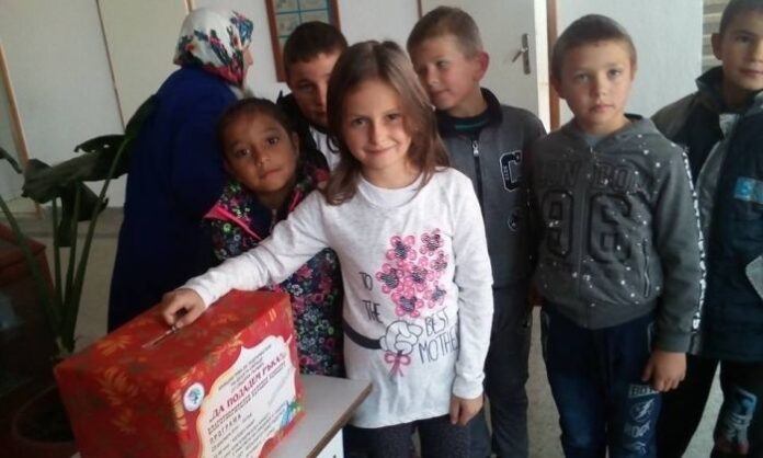 Деца помагат на деца в кампанията на кмета Минка Капитанова „Да подадем ръка