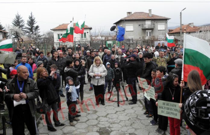 Деца поведоха протеста в Джерман
