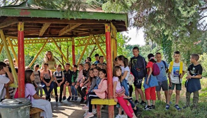 Деца учиха как се гасят горски пожари в открит урок в „ДГС Сандански“