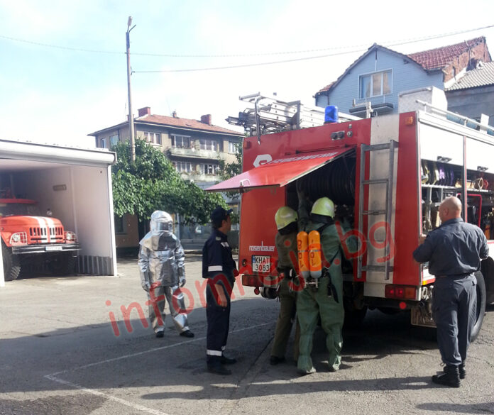 Деца влязоха в ролята на пожарникари в Кюстендил
