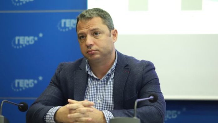 Делян Добрев поздрави Кирил Петков
