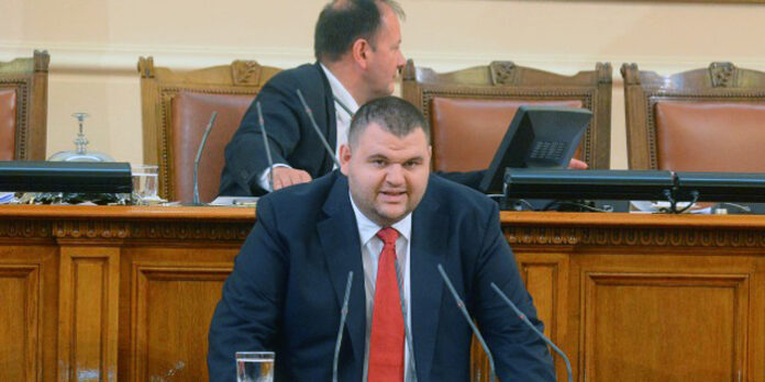 Делян Пеевски готов да се оттегли от шефското място в ДАНС