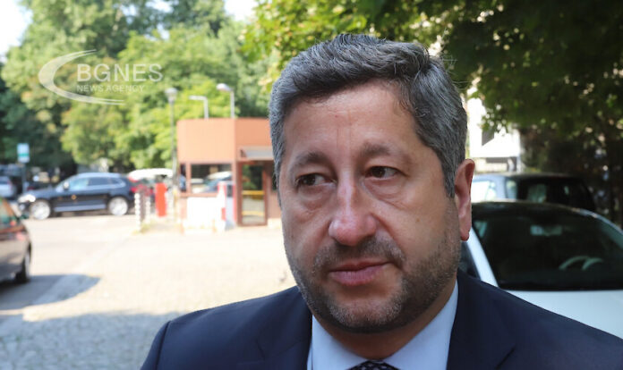 „Демократична България“ е най-удобно да останат в опозиция