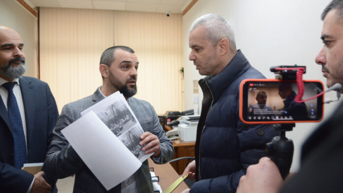 Депутати и активисти на 