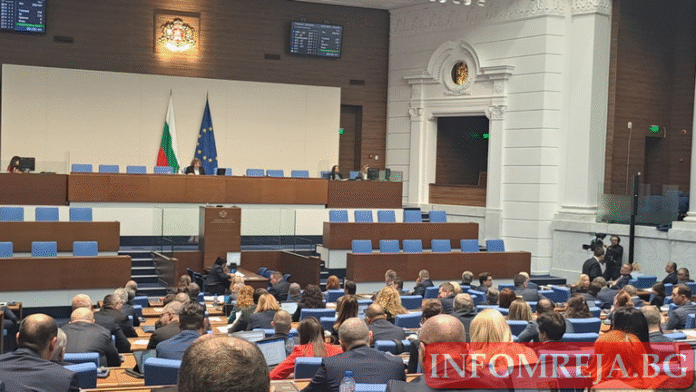 Депутатите избраха председател на Комисията по досиета